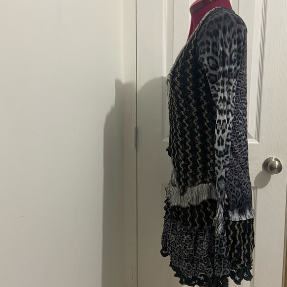 ESHA Design women lace and sequins lace long sleeves frilled top. Size S. Used. - Picture 4 of 7